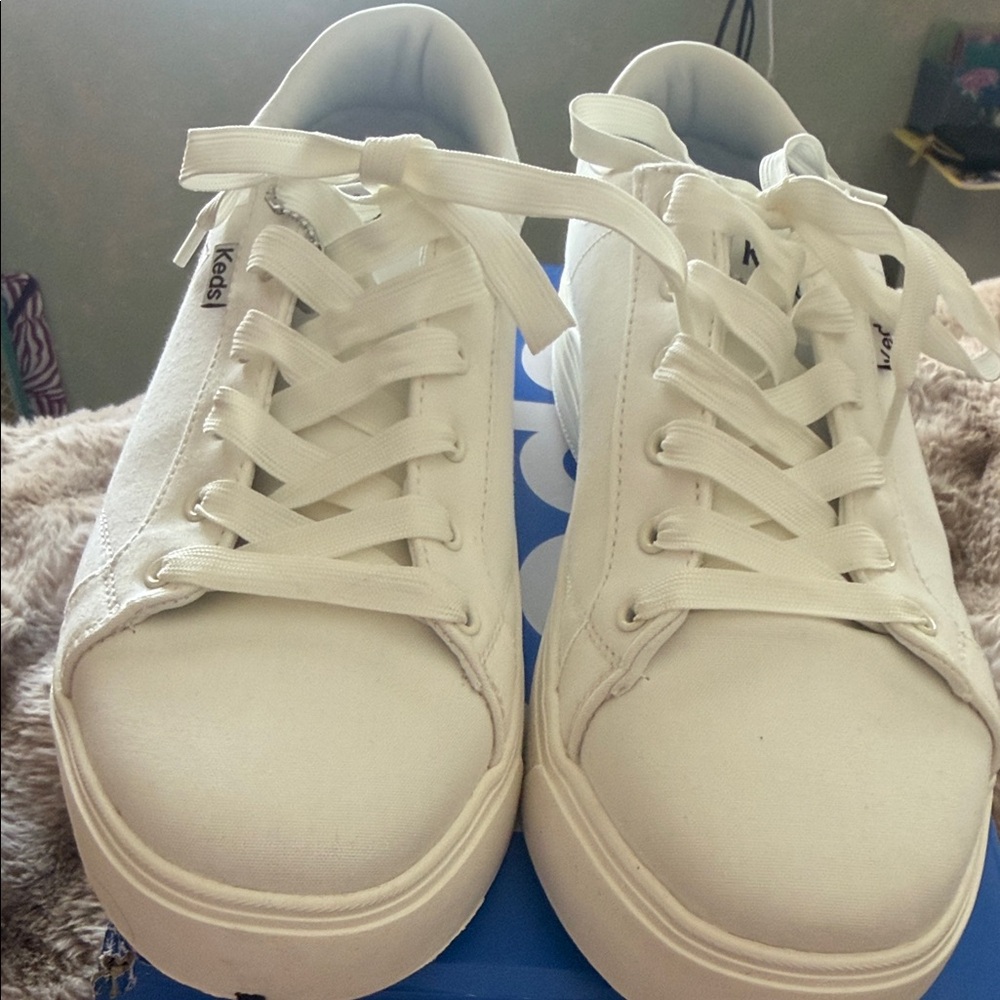 Keds Women's white Lace-Up Sneakers